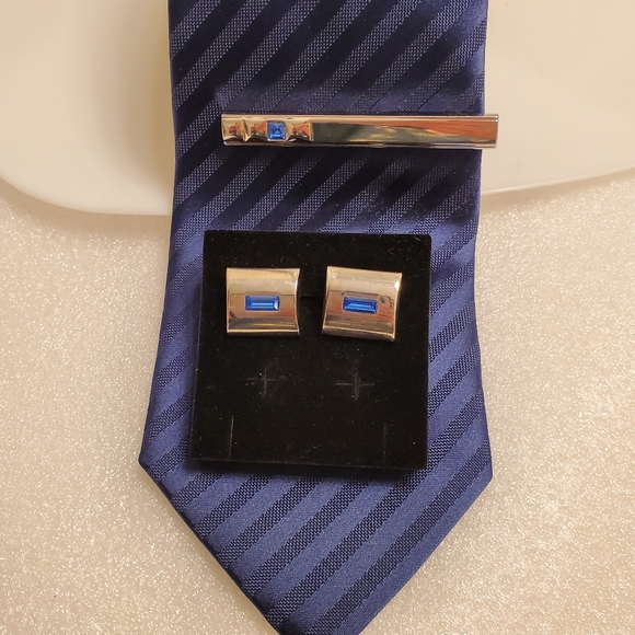 E23 Cufflinks with TieClip - Picture 1 of 5